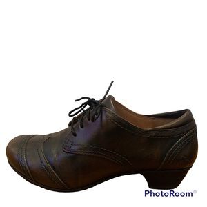 Taos footwear leather shoes | size 7